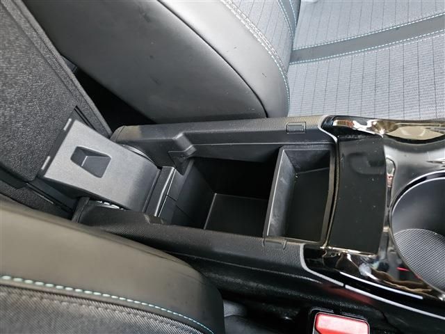 PEUGEOT 208 2020 Image 31