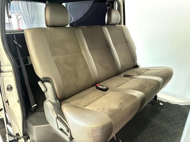 TOYOTA HIACE VAN 2WD 2019 Image 31