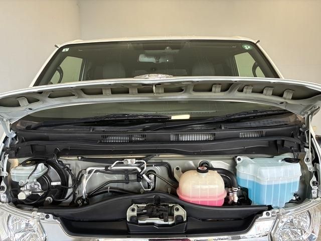 TOYOTA HIACE VAN 2WD 2019 Image 31