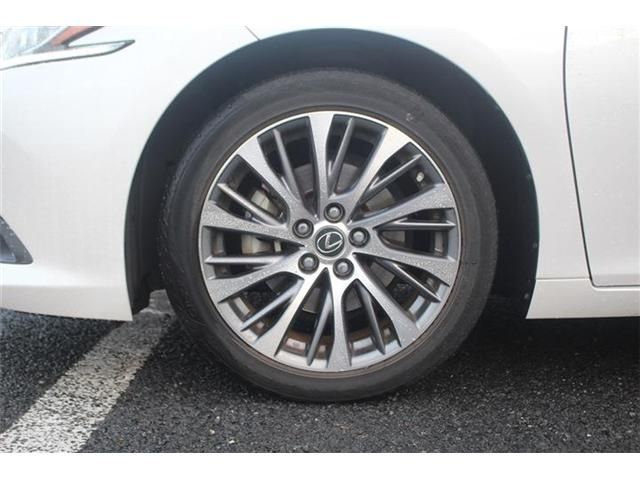 TOYOTA LEXUS ES300H 2020 Image 31