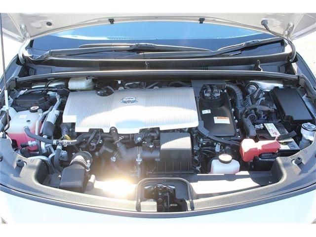 TOYOTA PRIUS PHV 2017 Image 31