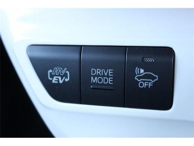 TOYOTA PRIUS PHV 2017 Image 31