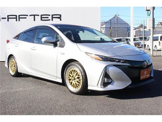 TOYOTA PRIUS PHV 2017 Image 31