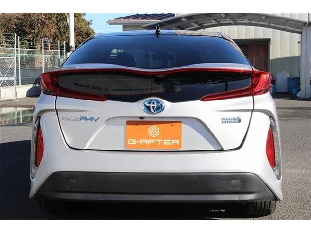 TOYOTA PRIUS PHV 2017 Image 31
