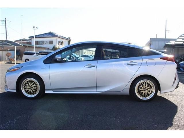 TOYOTA PRIUS PHV 2017 Image 31