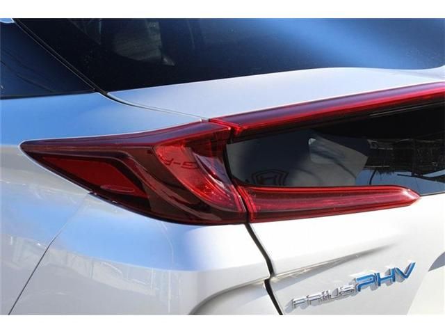 TOYOTA PRIUS PHV 2017 Image 31