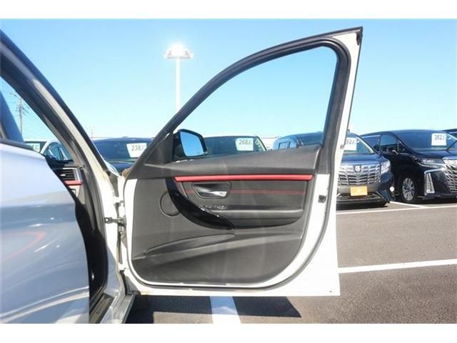 BMW 3SERIES SEDAN 2017 Image 31