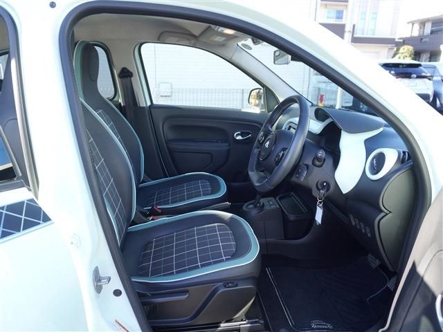 RENAULT TWINGO 2019 Image 31