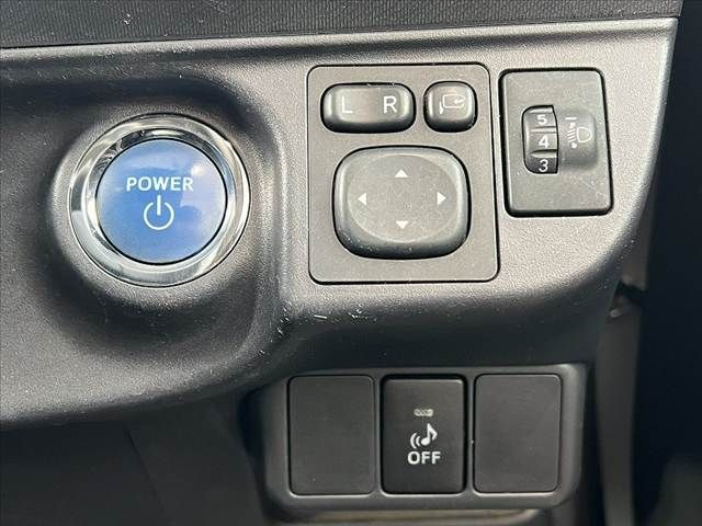 TOYOTA AQUA 2015 Image 31