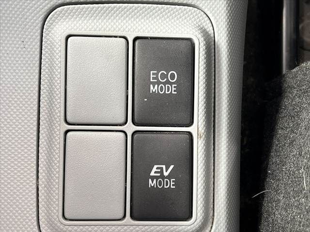 TOYOTA AQUA 2015 Image 31