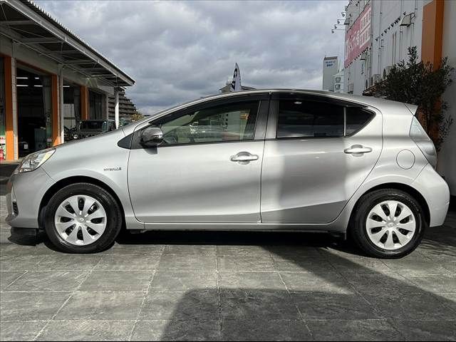 TOYOTA AQUA 2015 Image 31