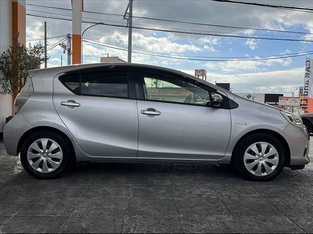 TOYOTA AQUA 2015 Image 31