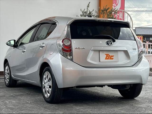 TOYOTA AQUA 2015 Image 31