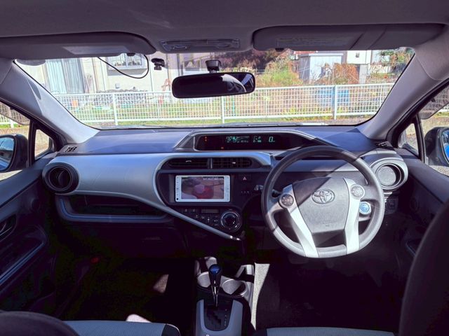 TOYOTA AQUA 2013 Image 31