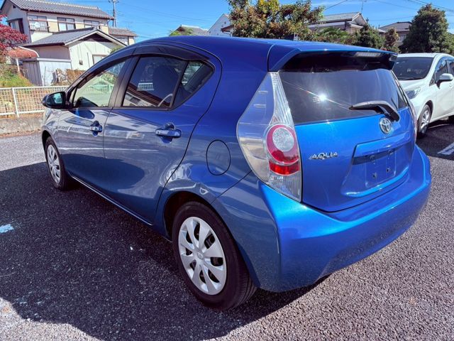 TOYOTA AQUA 2013 Image 31