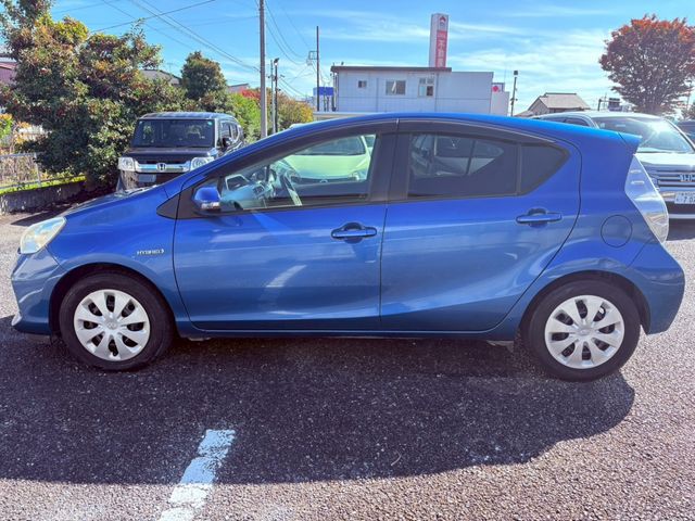 TOYOTA AQUA 2013 Image 31