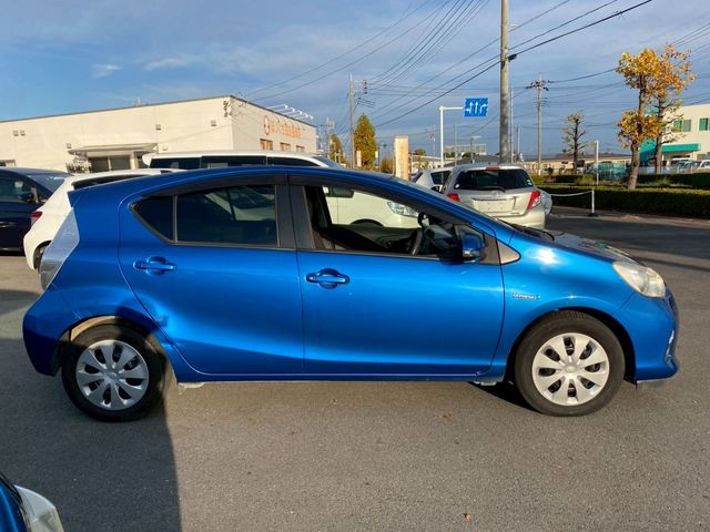 TOYOTA AQUA 2013 Image 31