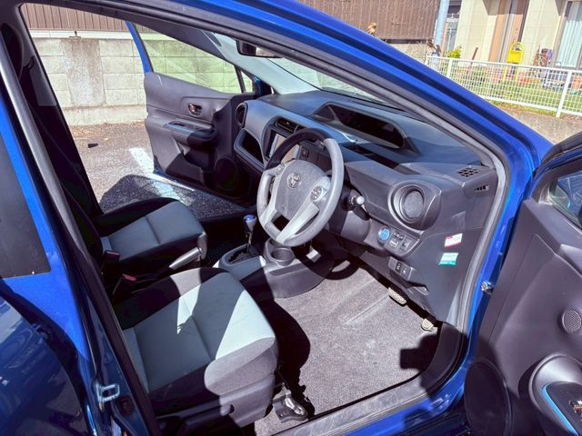 TOYOTA AQUA 2013 Image 31