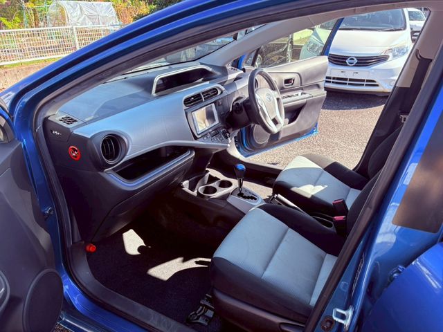 TOYOTA AQUA 2013 Image 31