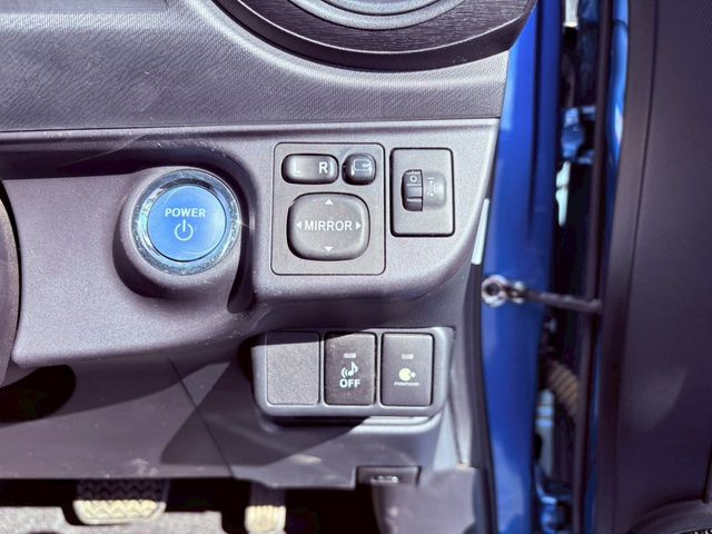 TOYOTA AQUA 2013 Image 31