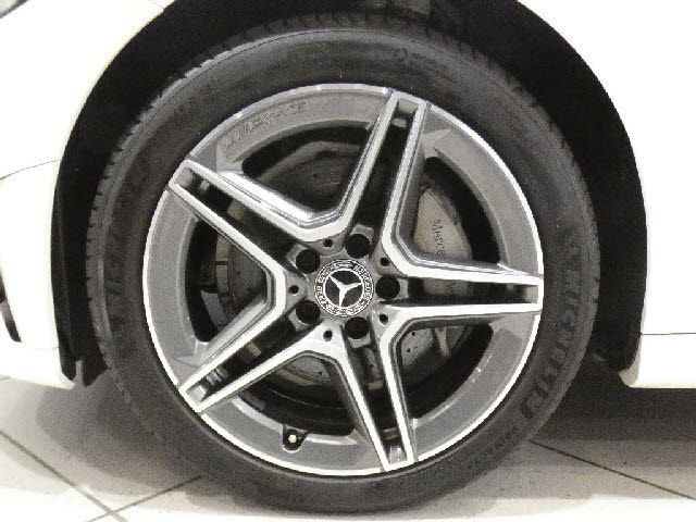 MERCEDES BENZ C CLAS 2018 Image 31