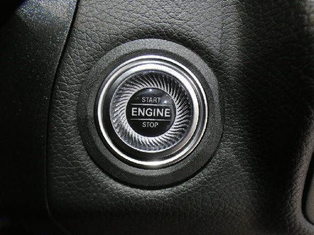 MERCEDES BENZ C CLAS 2018 Image 31