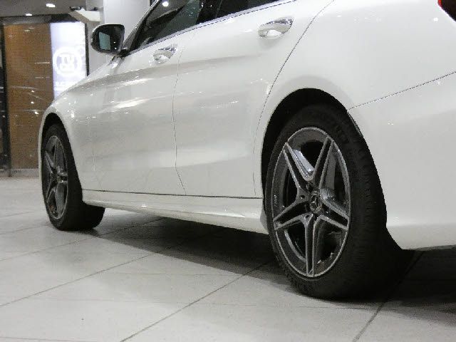 MERCEDES BENZ C CLAS 2018 Image 31