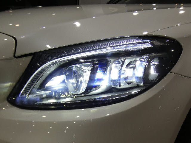 MERCEDES BENZ C CLAS 2018 Image 31