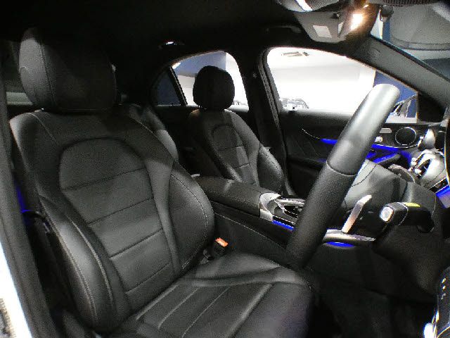 MERCEDES BENZ C CLAS 2018 Image 31