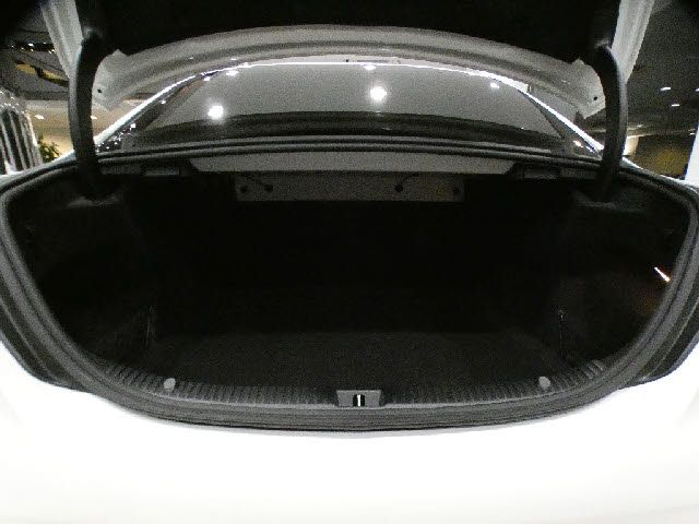 MERCEDES BENZ C CLAS 2018 Image 31