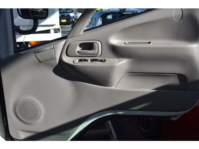 HINO DUTRO 2008 Image 31