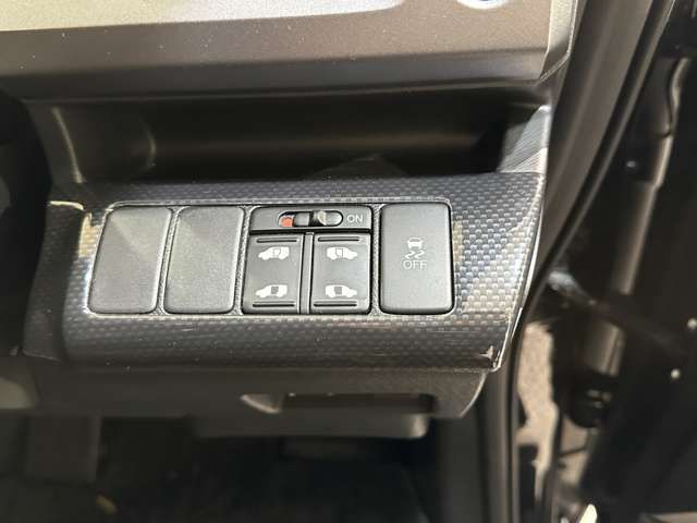 HONDA STEPWAGON SPADA 2010 Image 31