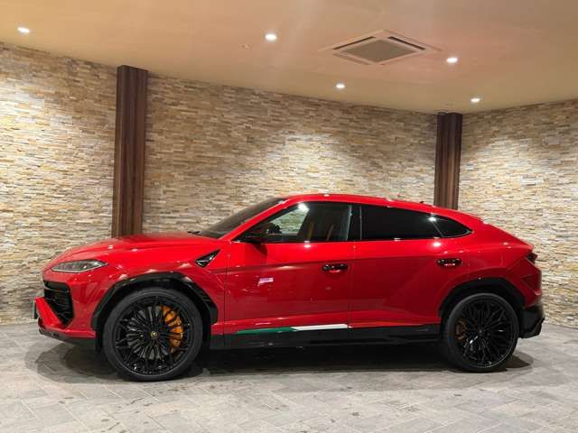 LAMBORGHINI URUS 2025 Image 31