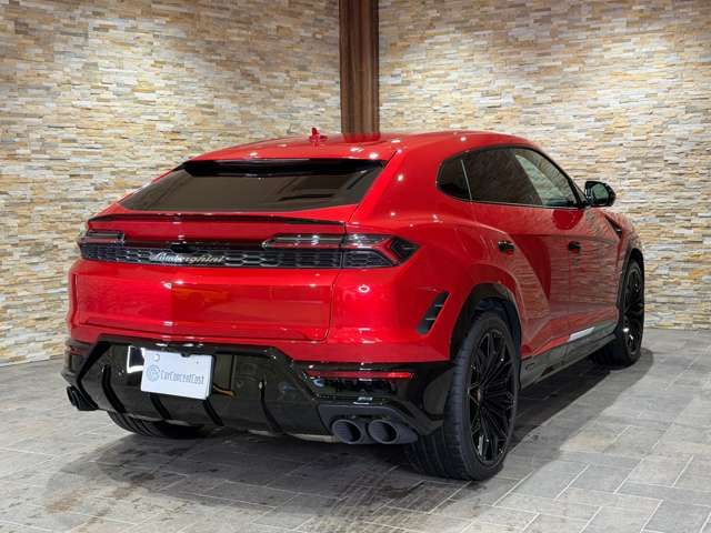 LAMBORGHINI URUS 2025 Image 31