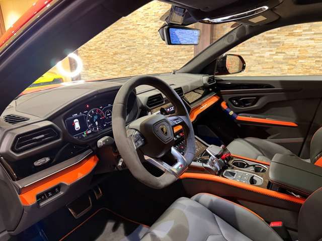 LAMBORGHINI URUS 2025 Image 31