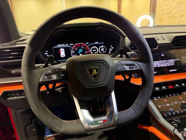 LAMBORGHINI URUS 2025 Image 31