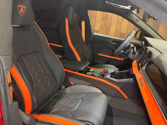 LAMBORGHINI URUS 2025 Image 31