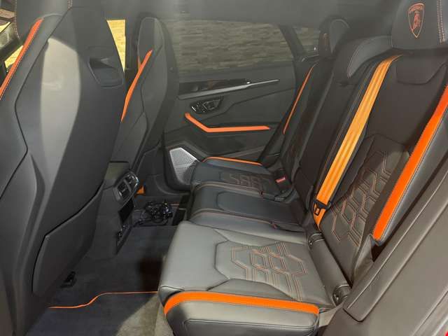 LAMBORGHINI URUS 2025 Image 31