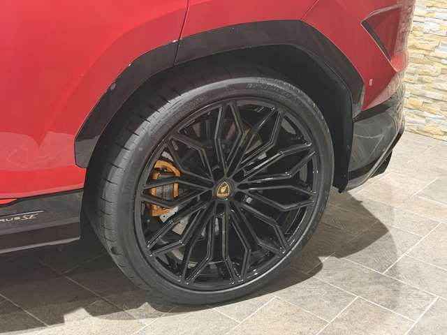 LAMBORGHINI URUS 2025 Image 31