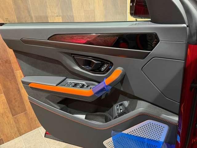 LAMBORGHINI URUS 2025 Image 31