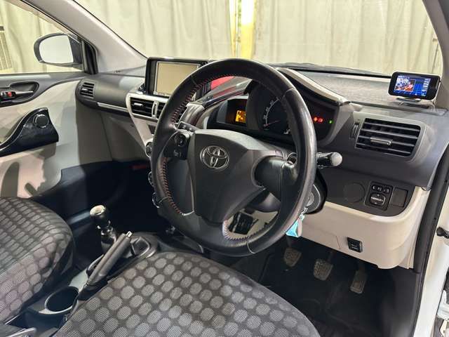 TOYOTA IQ 2012 Image 31