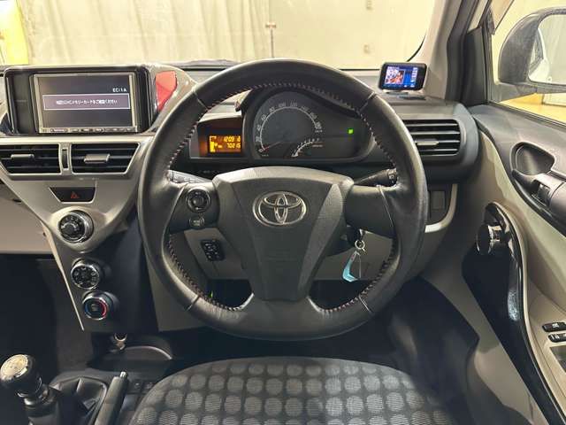 TOYOTA IQ 2012 Image 31