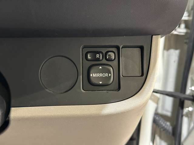 TOYOTA IQ 2012 Image 31