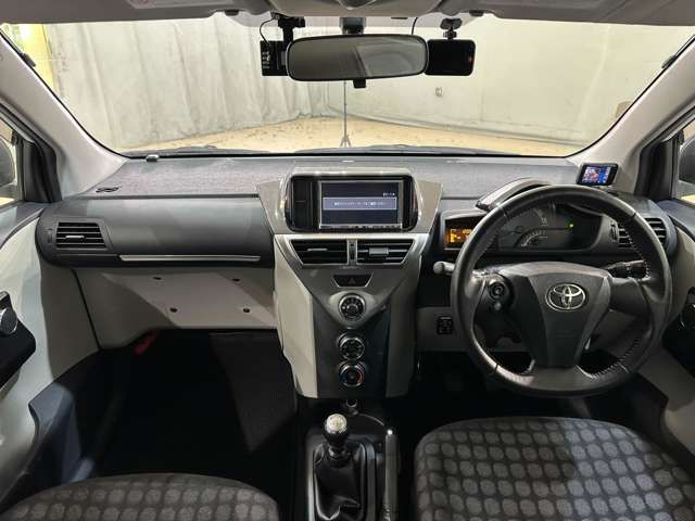 TOYOTA IQ 2012 Image 31
