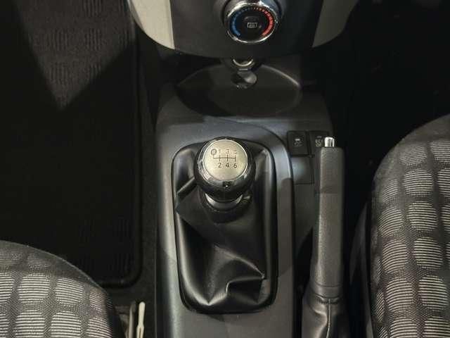 TOYOTA IQ 2012 Image 31