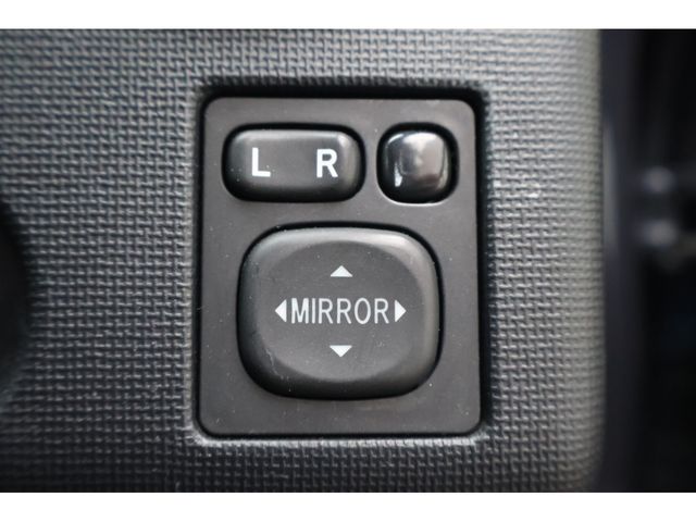 TOYOTA SPADE 4WD 2013 Image 31