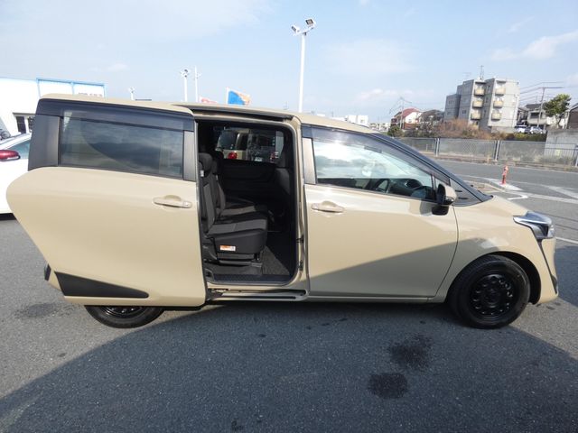 TOYOTA SIENTA 2019 Image 31
