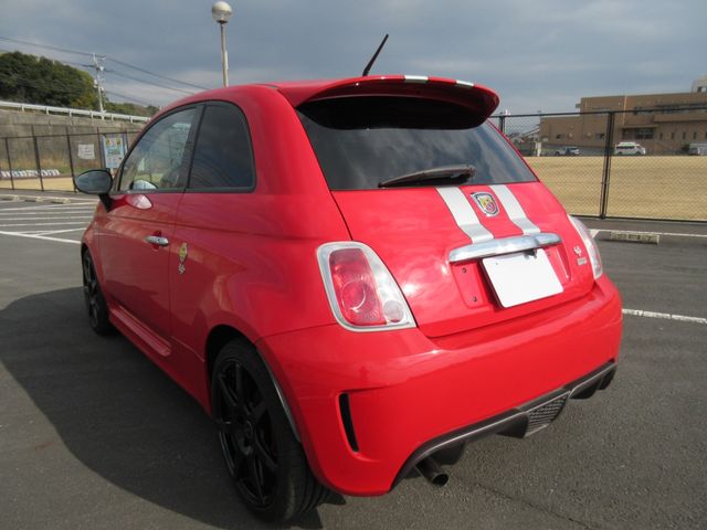 FIAT ABARTH 695 2011 Image 31