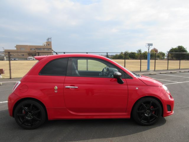 FIAT ABARTH 695 2011 Image 31