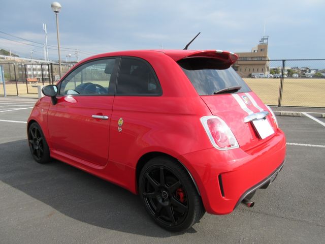 FIAT ABARTH 695 2011 Image 31